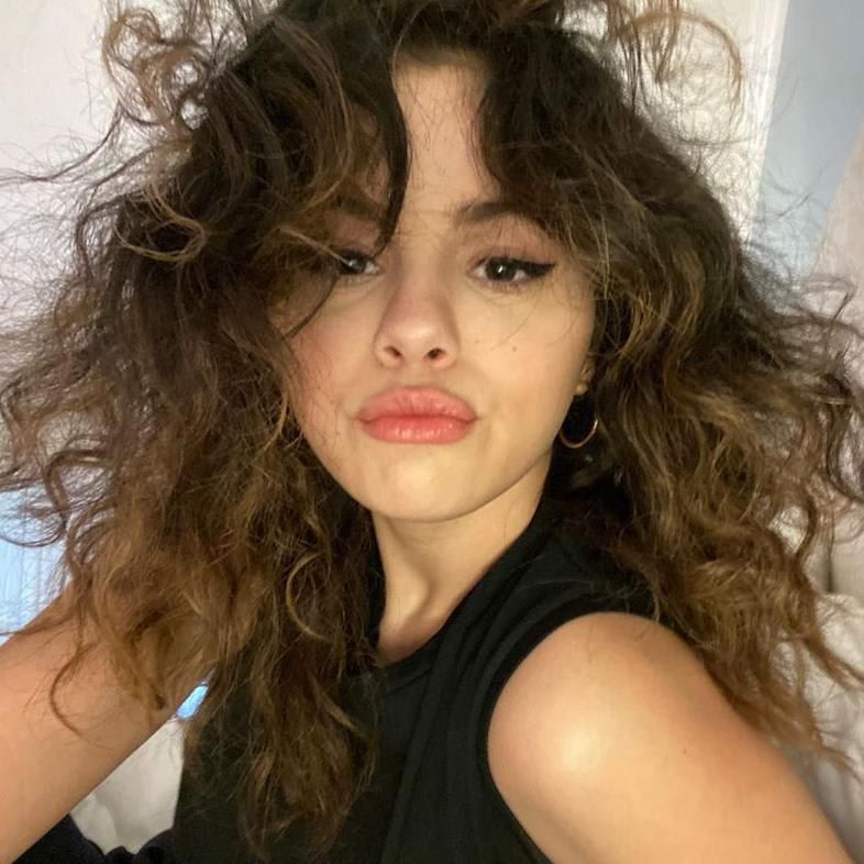 Selena Gomez Wild hair