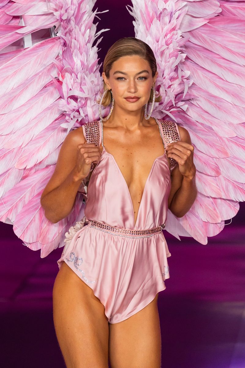 By going live across multiple platforms, Victoria’s Secret is making the experience accessible to everyone.