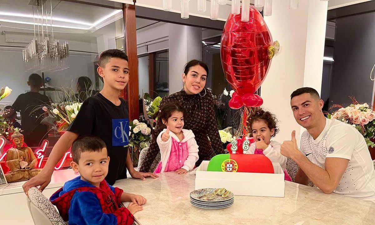 Cristiano Rodriguez with Georgina Rodriguez and their collective four children 