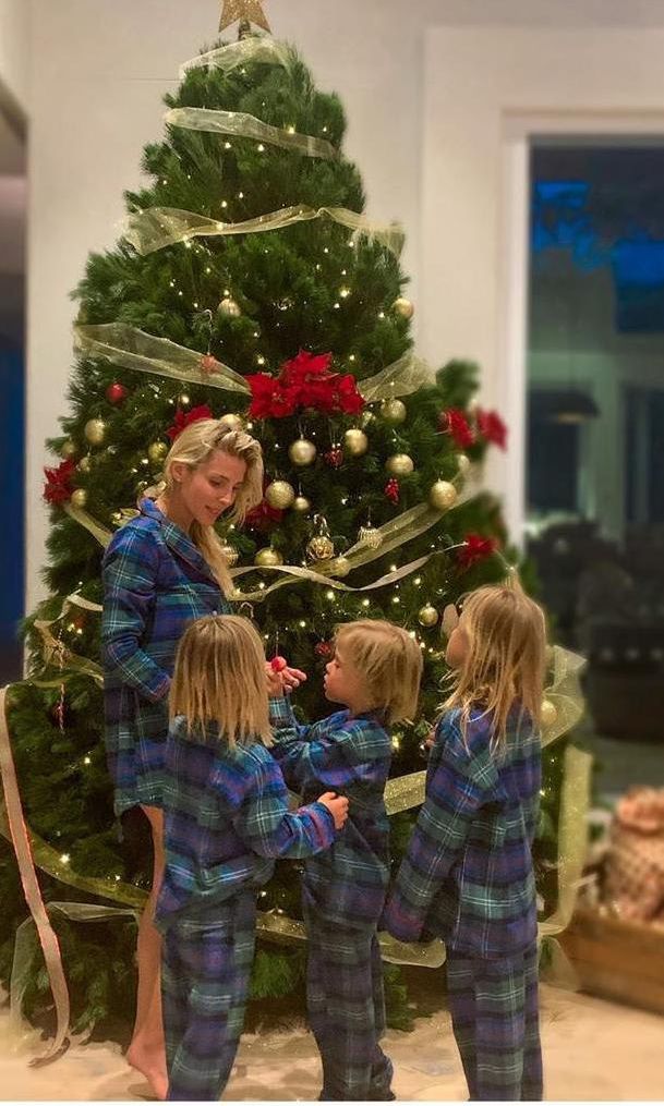 Chris Hemsworth wife and children ready for Christmas