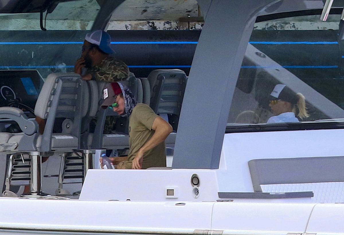 Enrique Iglesias and his wife Anna Kournikova were spotted boating in Miami as they prepare to welcome another child. 