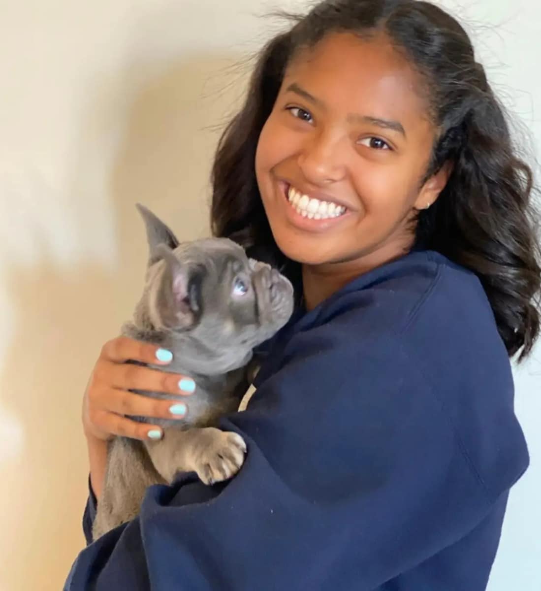 Vanessa introduced a French bulldog named Bobby in 2020