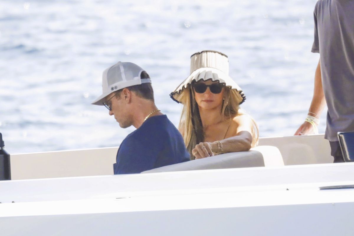 The mystery blonde joined Brady and his group aboard the boat