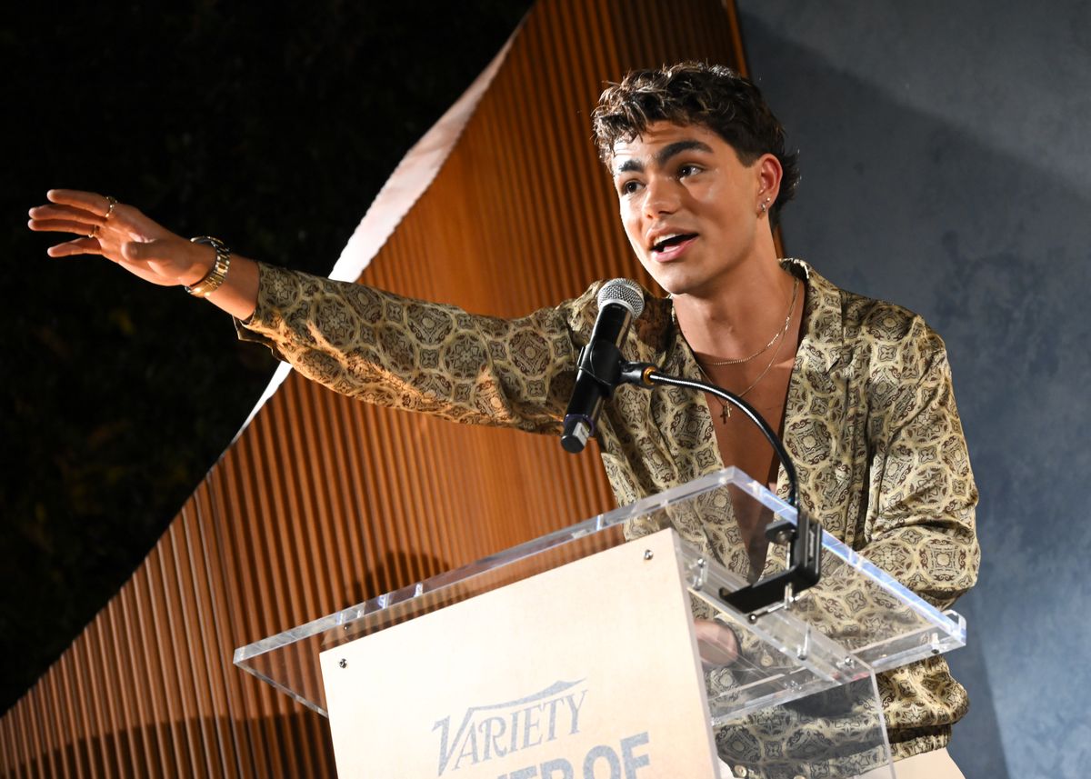 Malachi Barton reflected on faith, family, and gratitude while accepting his Rising Star honor