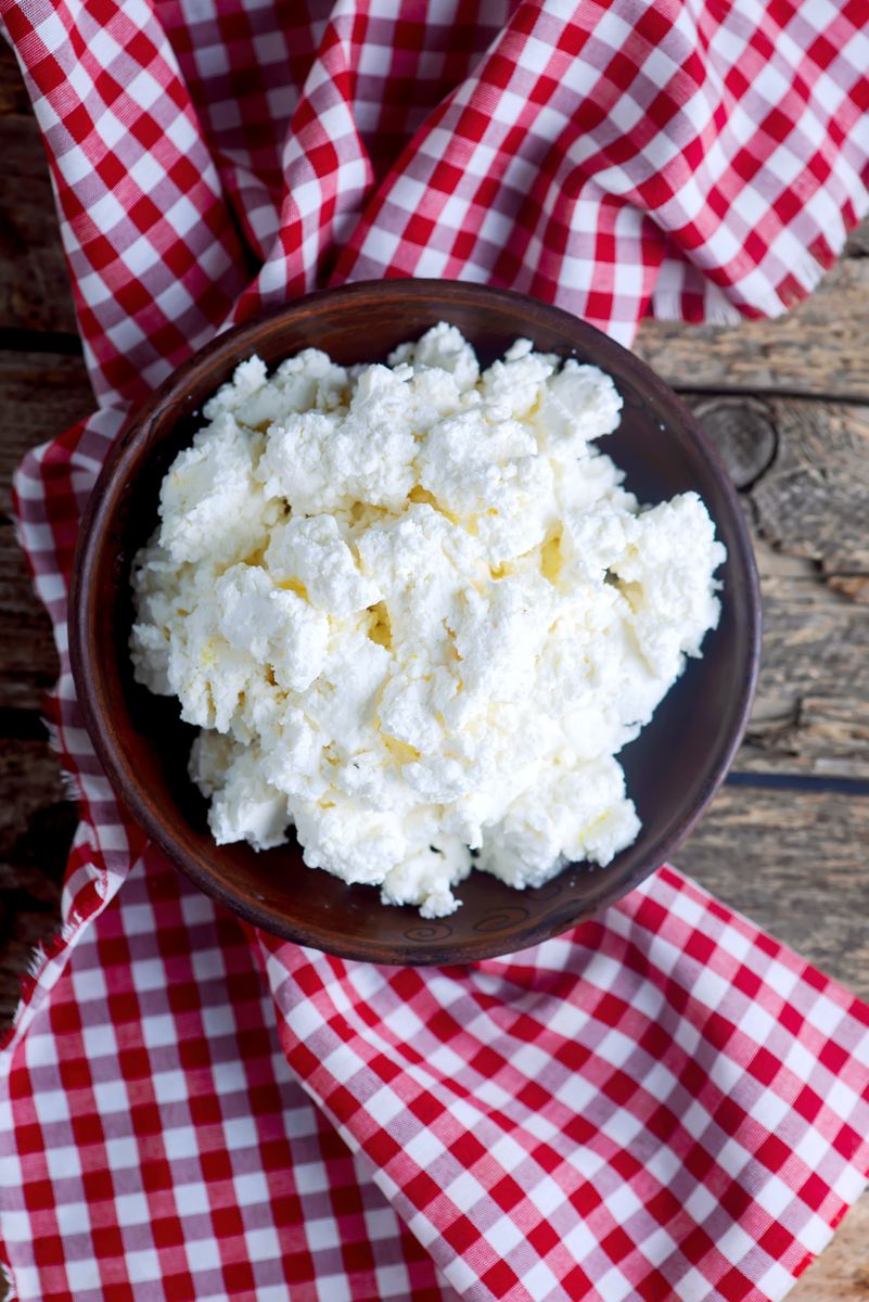 Its mild flavor doesn’t overpower the tomato sauce or seasonings. Instead, it adds creaminess while boosting the protein content of the finished meal.