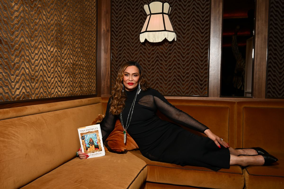 Tina Knowles asiste al lanzamiento del libro de Tina Knowles "Matriarca, una memoria" presentado por Lorraine Schwartz en Crane Club el 22 de abril de 2025 en la ciudad de Nueva York. (Foto de Slaven Vlasic/Getty Images para Lorraine Schwartz/Tina Knowles)