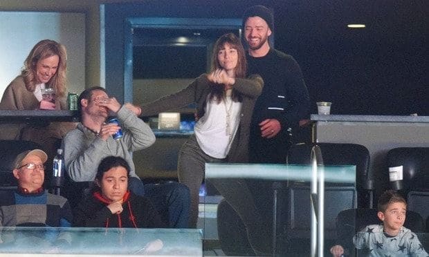 Jessica and Justin had some fun as they watched the Los Angles Lakers take on the Memphis Grizzlies.
Photo: Noel Vasquez/Getty Images