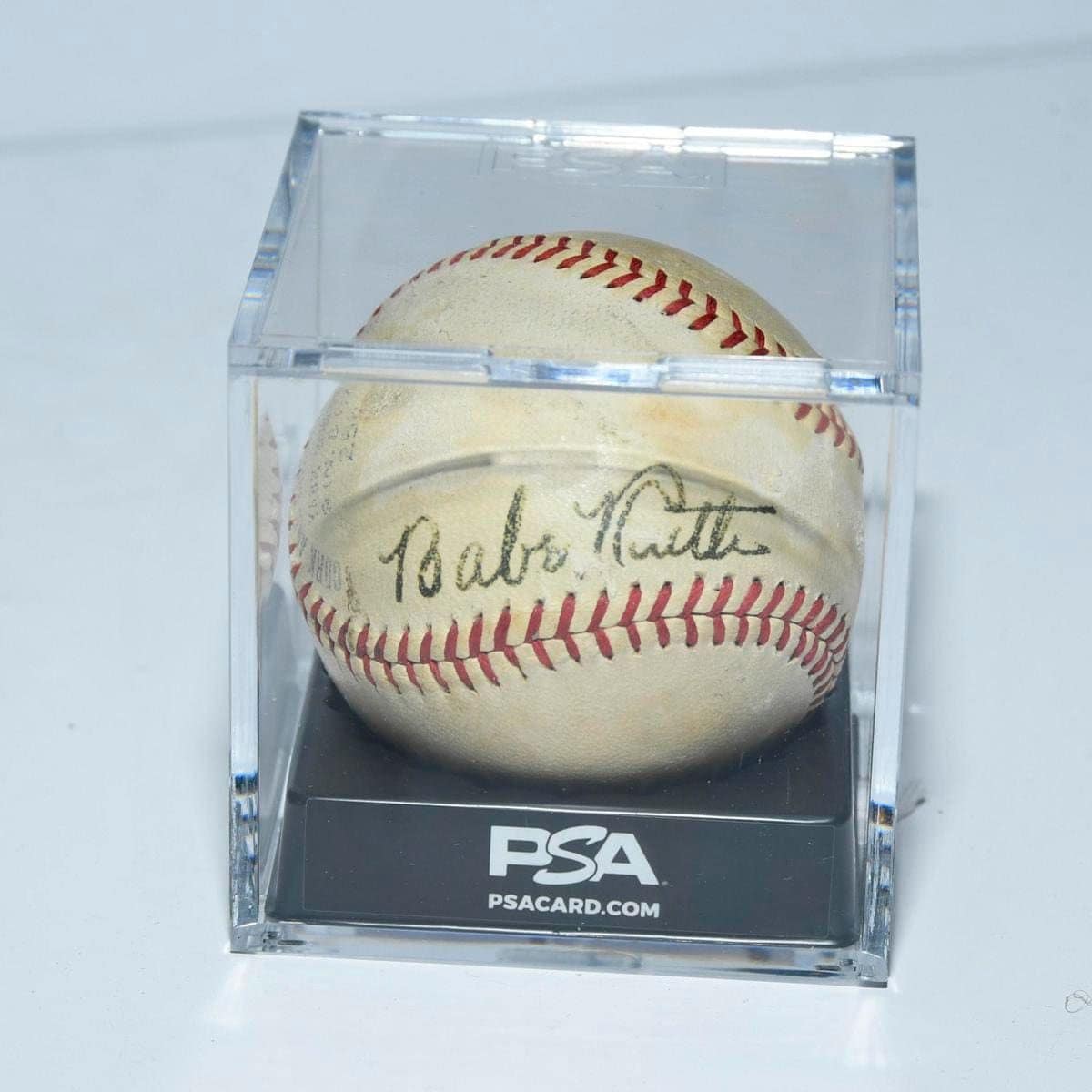 Julien's Auctions Hosts Sports Legends Press Preview