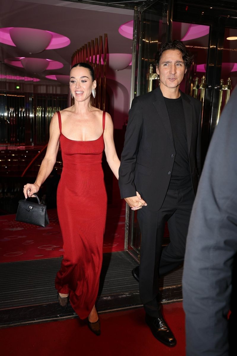 The pair, seen holding hands as they arrived at the private event, radiated happiness throughout the night.