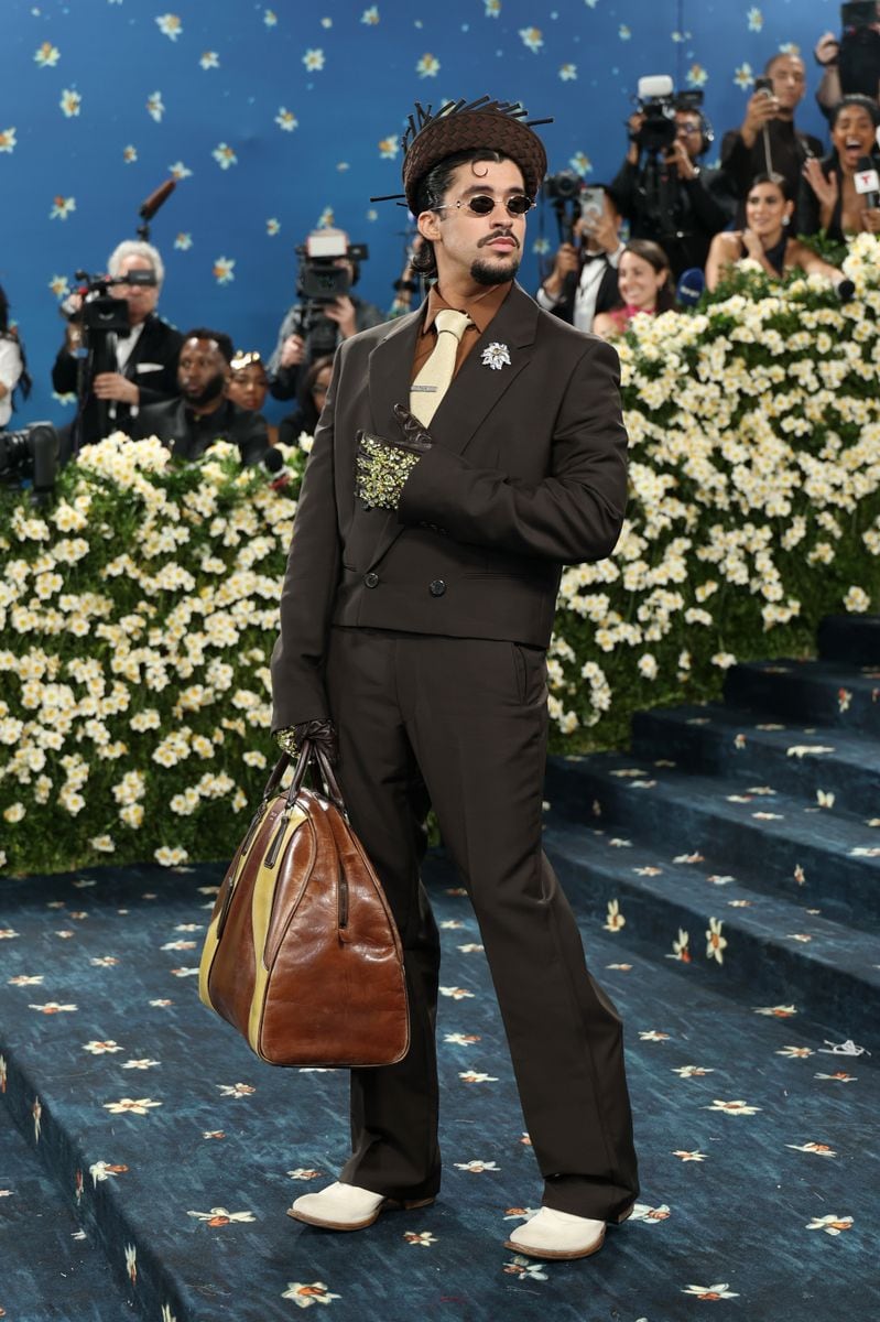  Bad Bunny attends the 2025 Met Gala