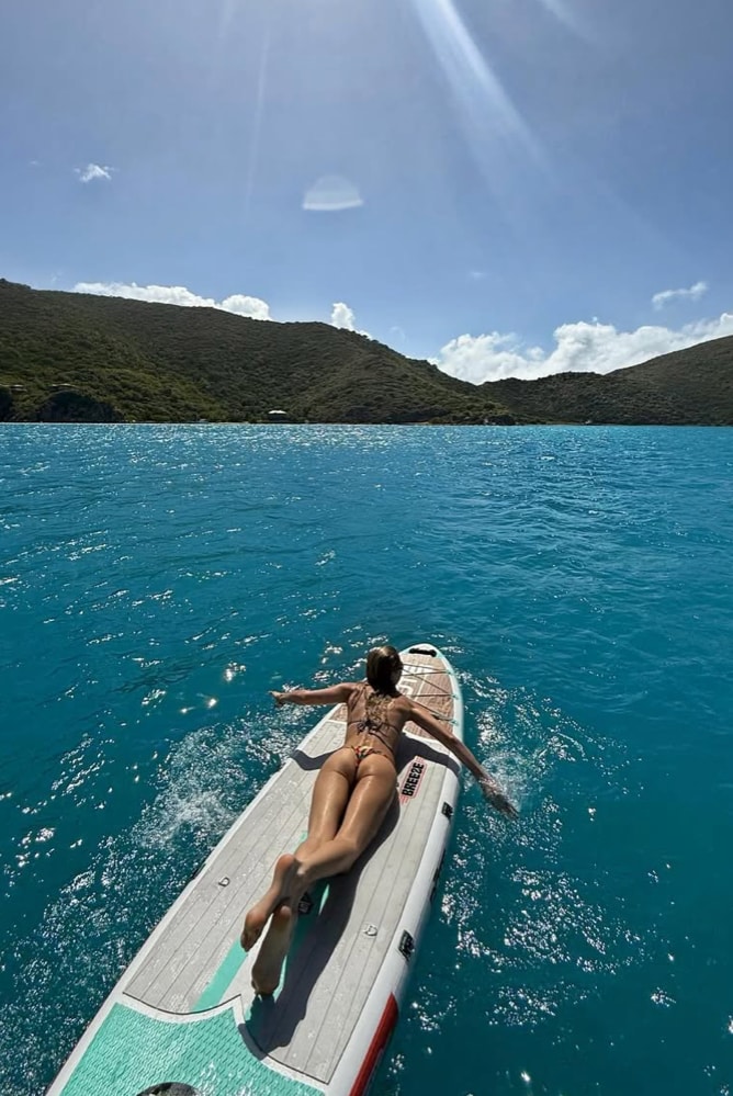 Each look was captured with Bella’s signature confidence and carefree charm, offering fans endless style inspiration.
