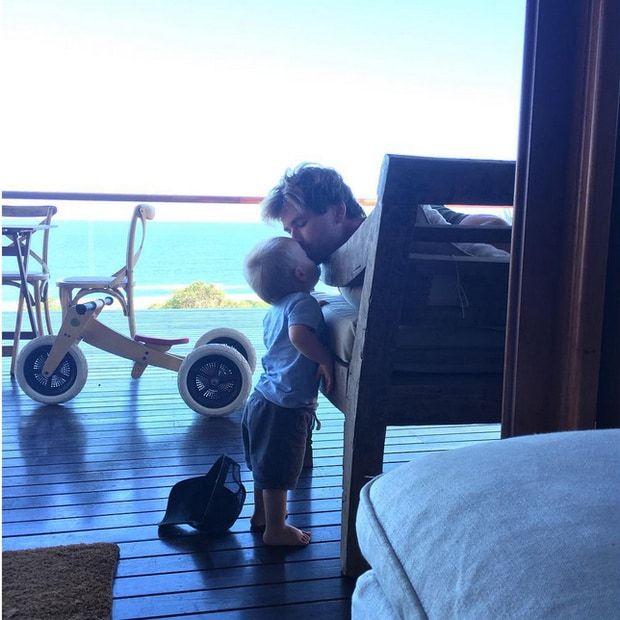 Elsa said she was "melting" with love at the sight of this daddy moment.
Photo: Instagram/@elsapatakyconfidential