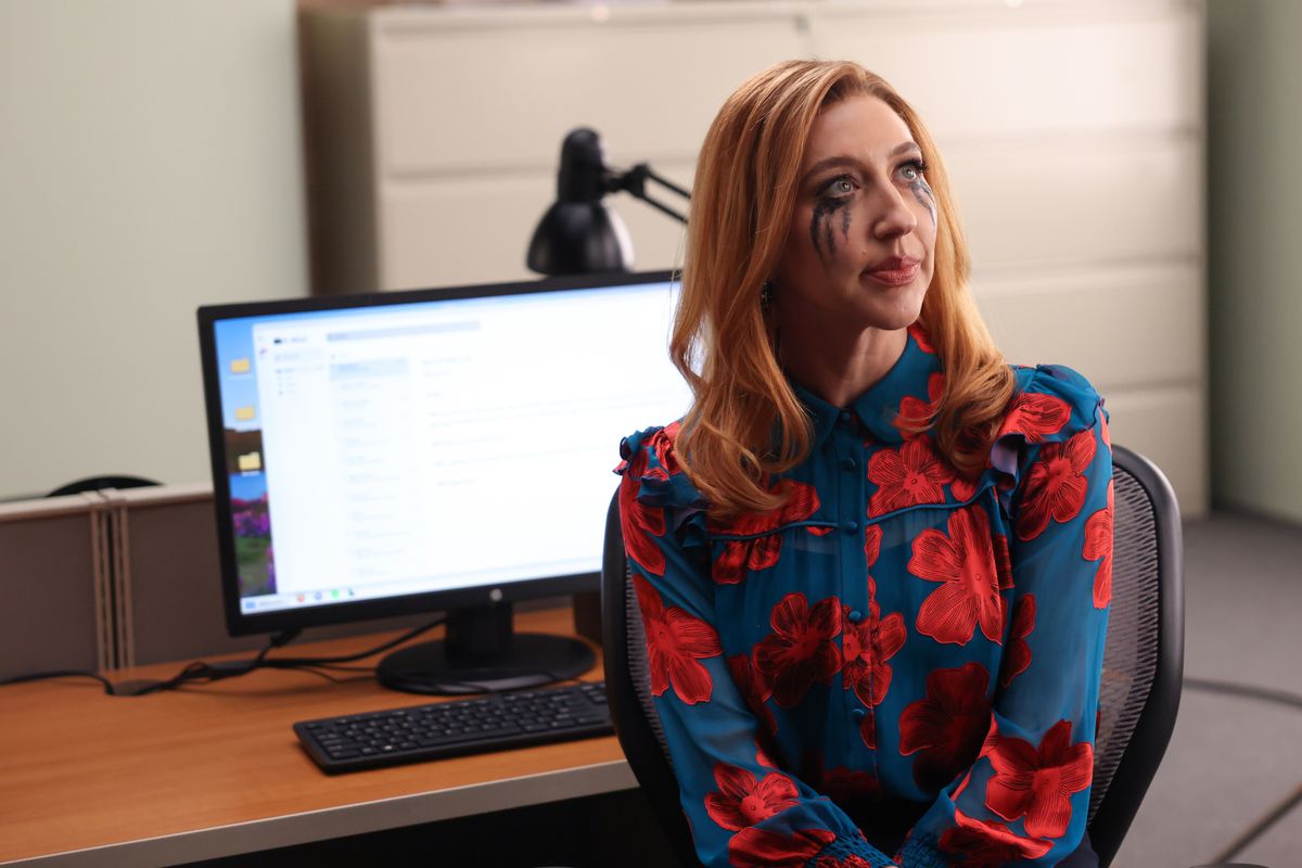 SATURDAY NIGHT LIVE -- Episode 1878 -- Pictured: Heidi Gardner during the "Mascara Ad" sketch on Saturday, March 8, 2025 -- (Photo by: Caro Scarimbolo/NBC via Getty Images)