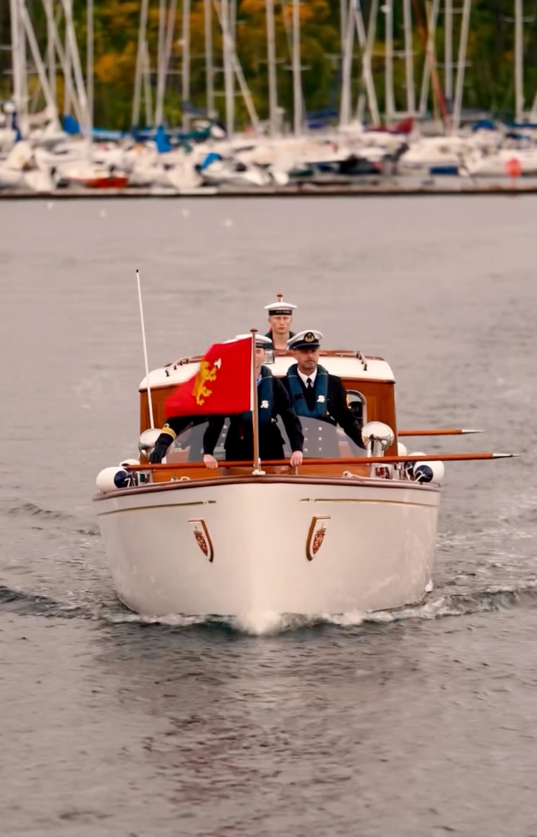 King Haakon departed the Royal Yacht following a meaningful ceremony that paid tribute to his late father, King Harald.
