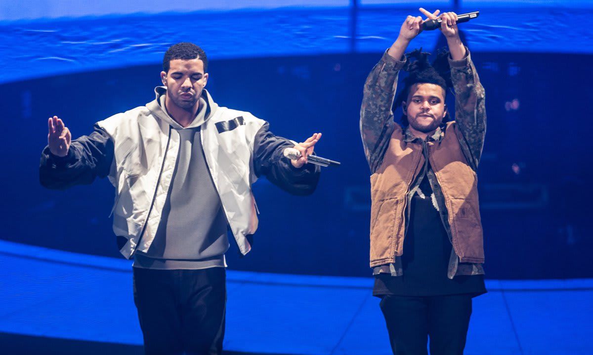 Drake Performs