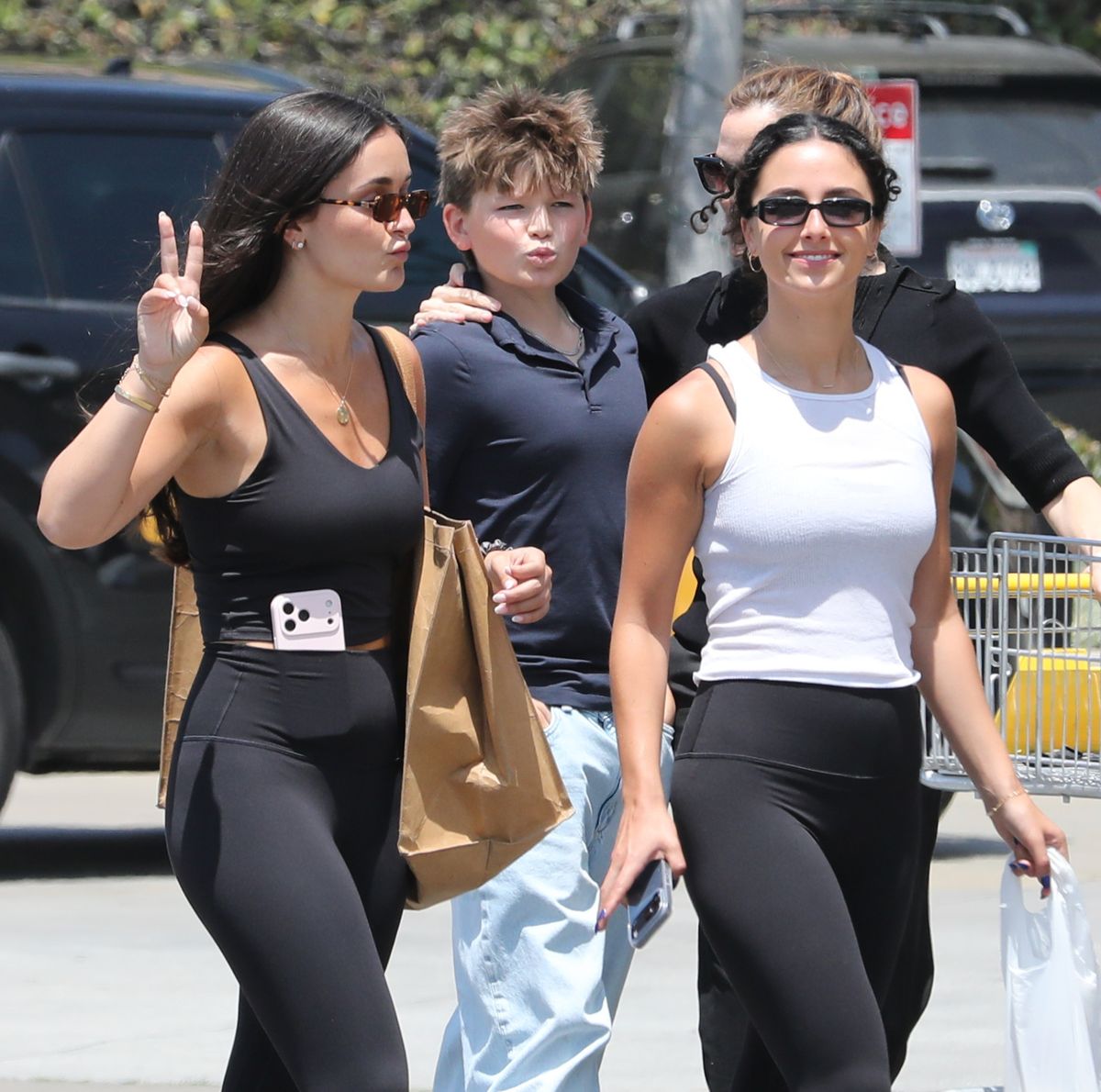Jennifer Garner shared a picture-perfect moment while out shopping with 14-year-old son Samuel Affleck. 