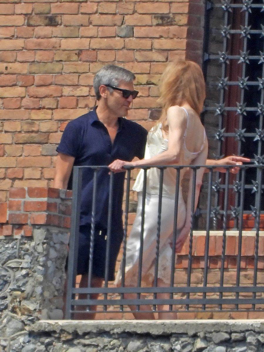 Kidman appeared completely at ease as she caught up with the businessman