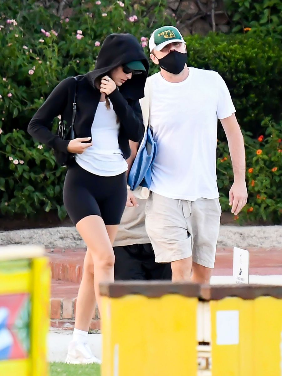 They played a group of friends before Leo went back into disguise mode with a face mask