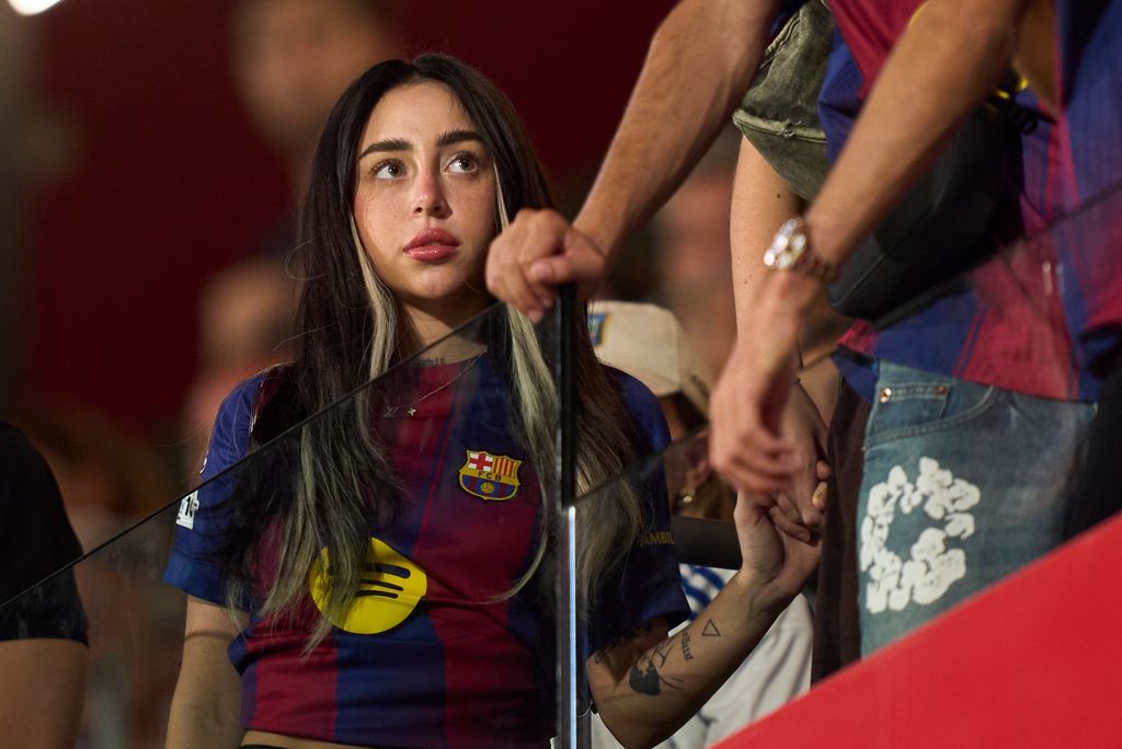 Nicki Nicole at the friendly match between FC Barcelona and Como 1907 for the Joan Gamper Trophy at the Johan Cruyff Stadium on August 10, 2025, in Barcelona.