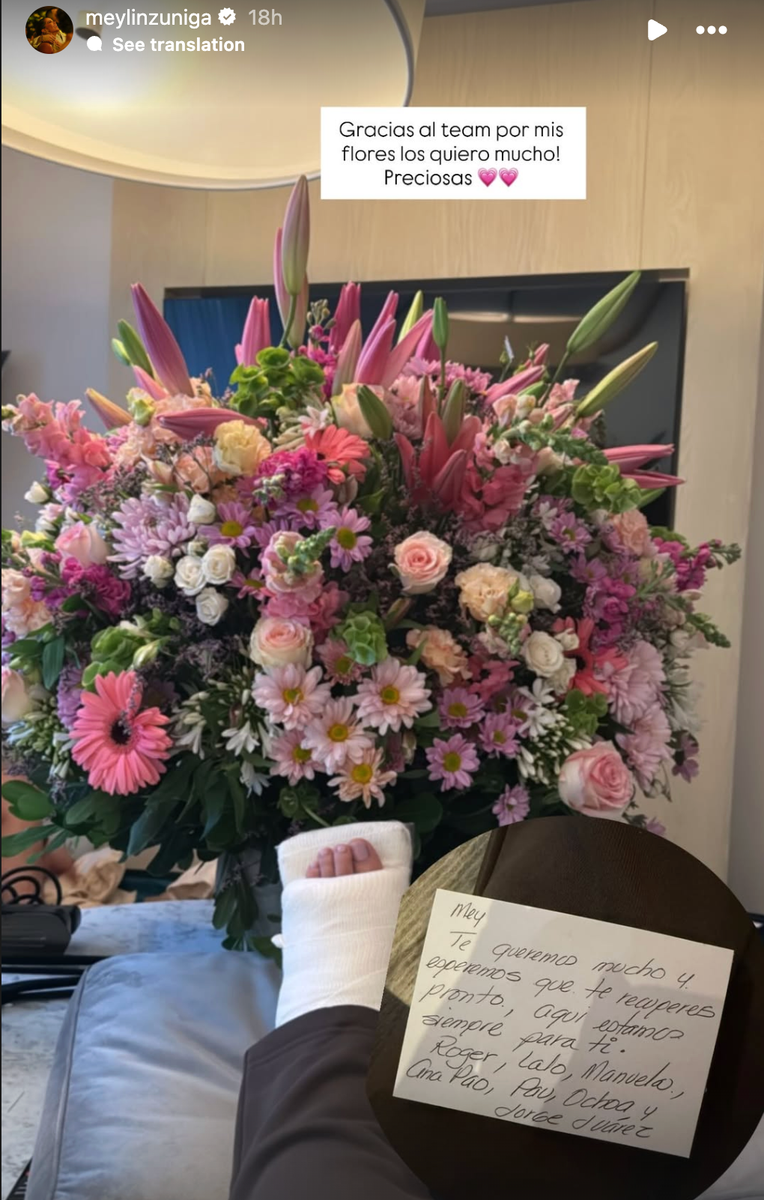 She shared a photo of her cast and some of the flowers she's gotten from her team 
