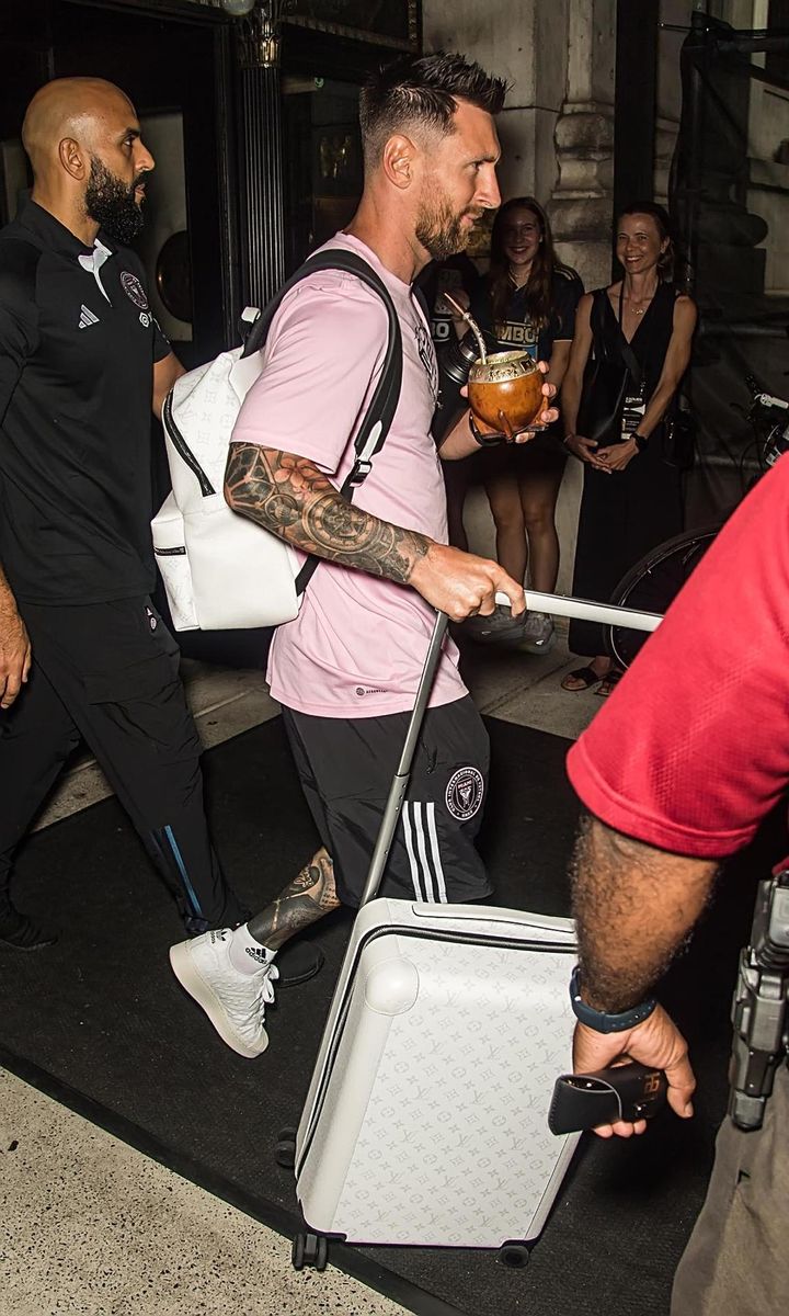 Lionel Messi gets ready for game day by sipping some mate