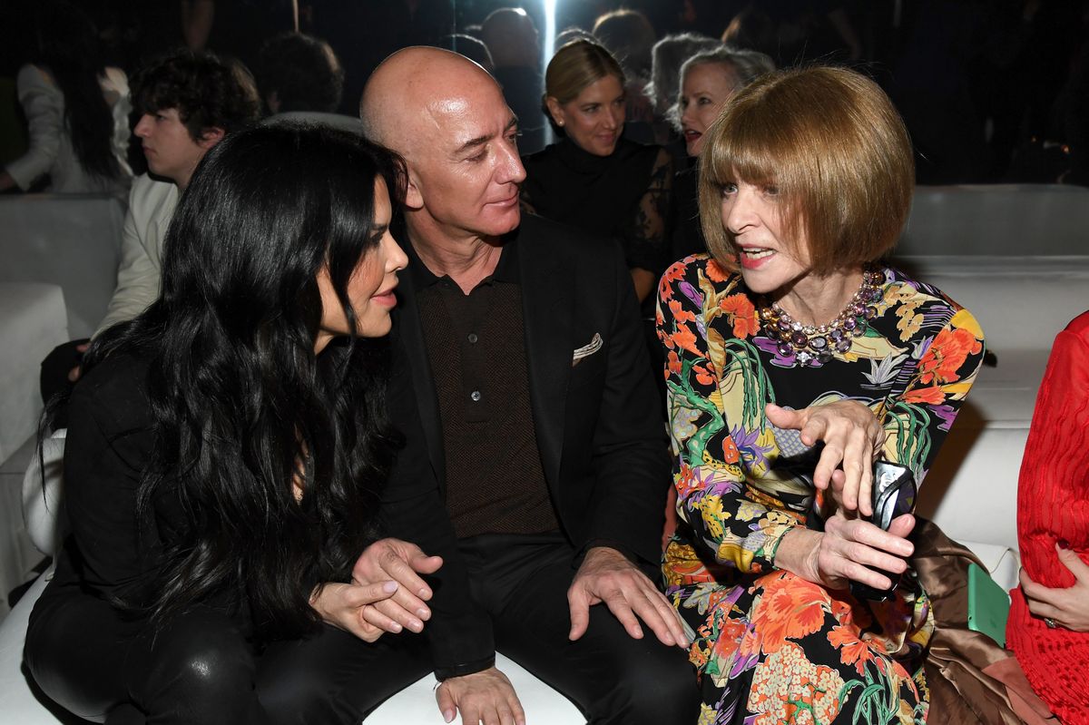 Lauren Sanchez, Amazon CEO Jeff Bezos, and Anna Wintour at the Tom Ford AW20 Show.