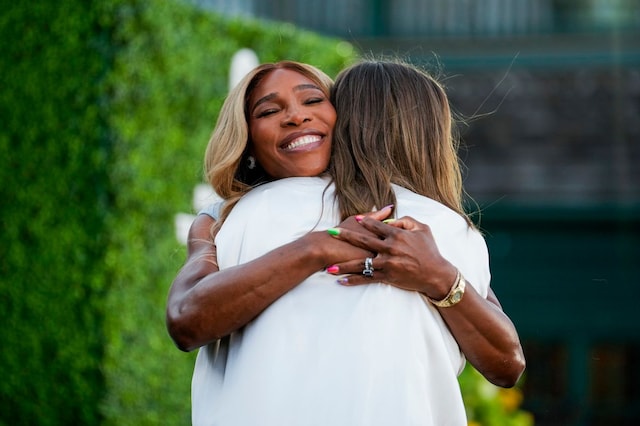 Serena Williams makes surprise appearance as Maria Sharapova is inducted  into Tennis Hall of Fame