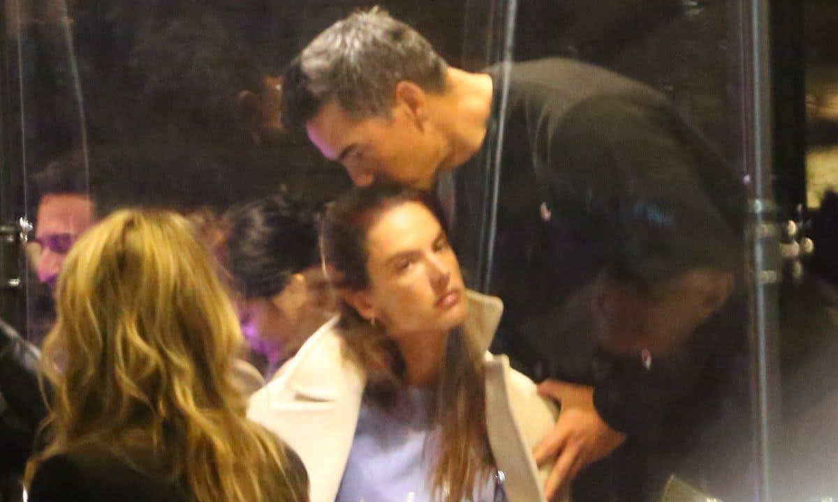 Alessandra Ambrosio enjoys a kiss with Richard Lee during dinner date