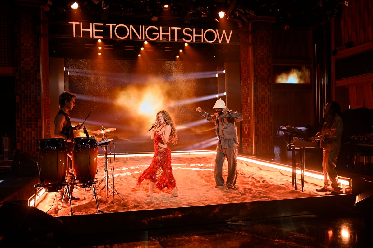 THE TONIGHT SHOW STARRING JIMMY FALLON -- Episode 2130 -- Pictured: Musical guests Shakira ft. Wyclef Jean perform on Tuesday, May 6, 2025 -- (Photo by: Todd Owyoung/NBC via Getty Images)