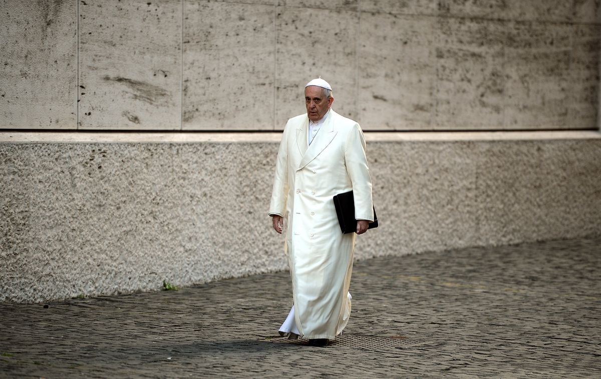 Pope Francis arrives for the Papal consistory before the nominations of new cardinals at the Vatican on February 13, 2015. 