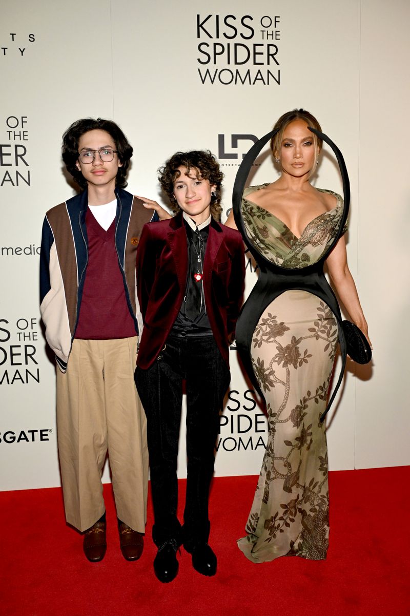 Emme looked effortlessly cool with a youthful edge while
Max chose a more understated yet stylish look.