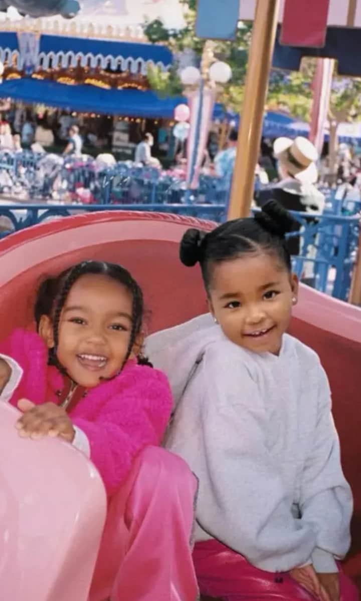 Khloé Kardashian laughs after photoshopping daughter True Thompson into Disneyland pictures