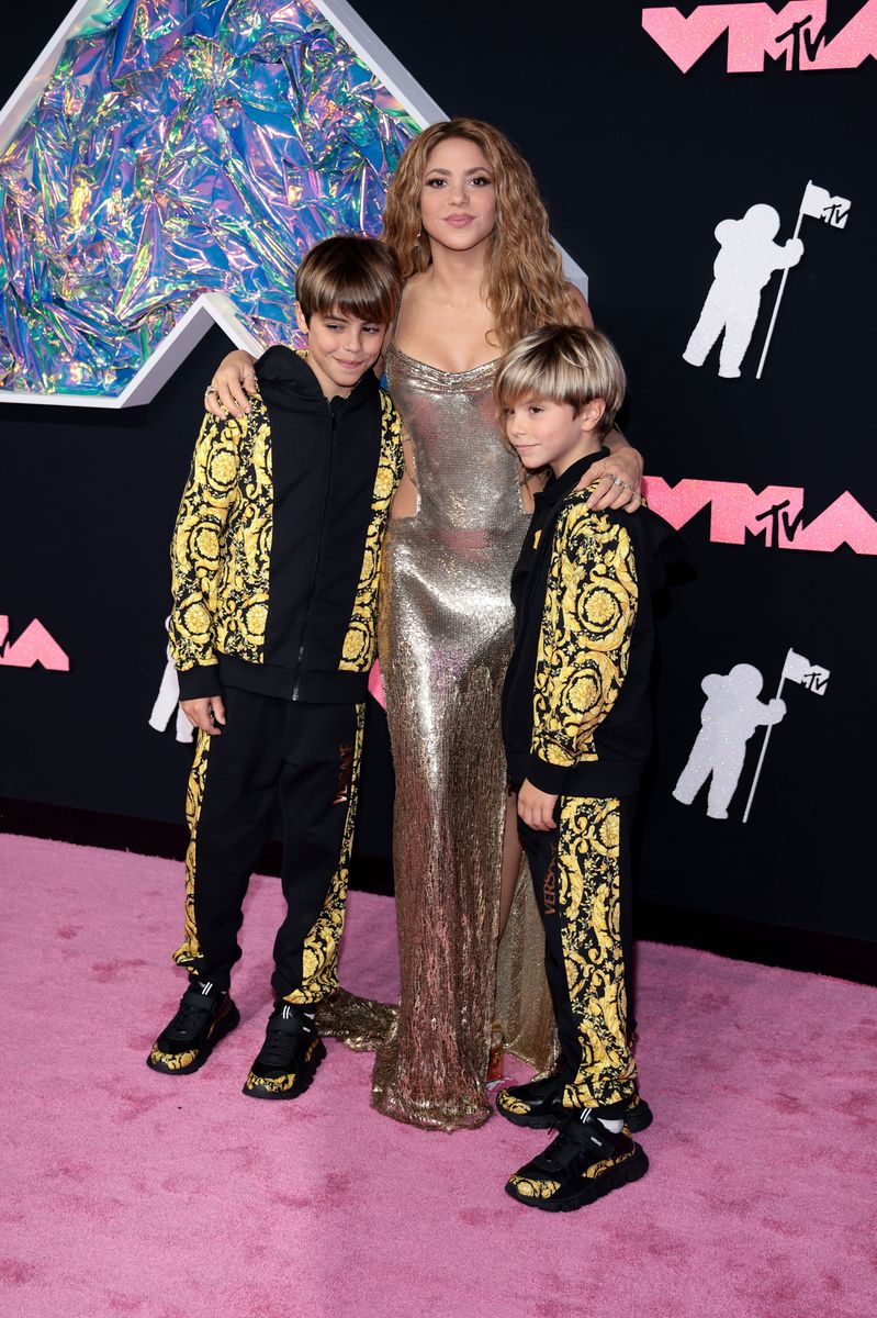 Fans in tears as Shakira’s heartfelt tribute to her kids unfolds during her Brazil Tour