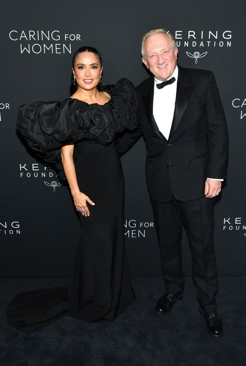 Pinault y Hayek en la quinta cena anual Caring for Women de la Fundación Kering