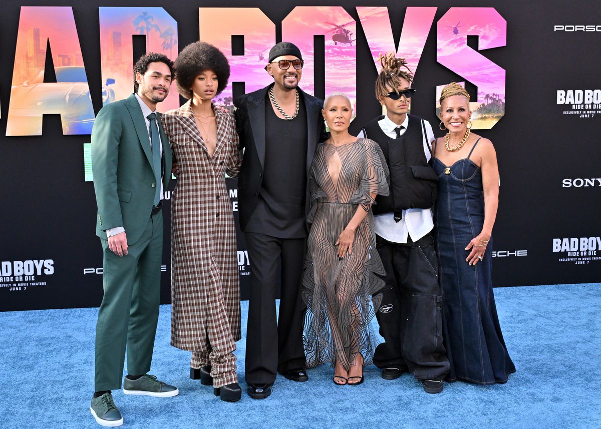 Trey Smith, Willow Smith, Will Smith, Jada Pinkett Smith, Jaden Smith, and Adrienne Banfield-Norris
