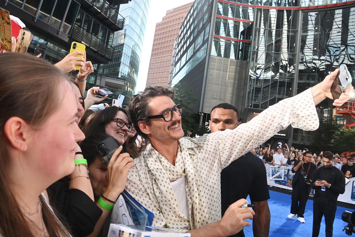 Pedro Pascal took the time to interact with the crowd and share a few glimpses of what fans can expect from Marvel's reboot.