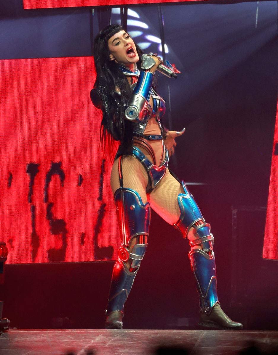 Fashion critics praised the boots not only for their bold design but for how they elevated her entire Nashville-inspired outfit.