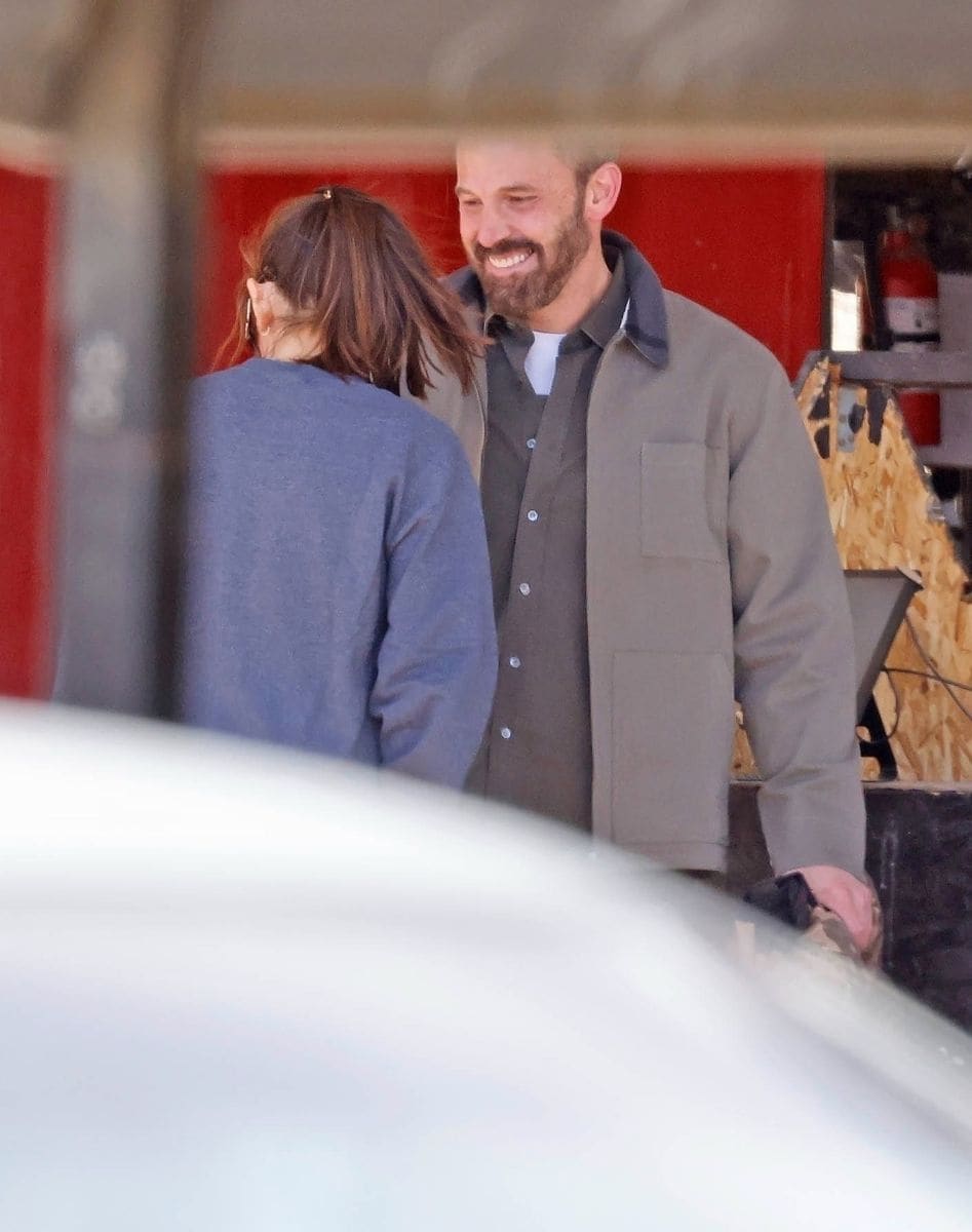 Photo © 2025 Backgrid/The Grosby Group

PREMIUM EXCLUSIVE
Los Angeles, March 02, 2025 
Ben Affleck and Jennifer Garner were seen in full tactical gear as they teamed up with their 12-year-old son Sam for an action-packed day at a paintball park. The exes showcased their strong co-parenting bond, prioritizing family time and staying close following Bens divorce from Jennifer Lopez.***