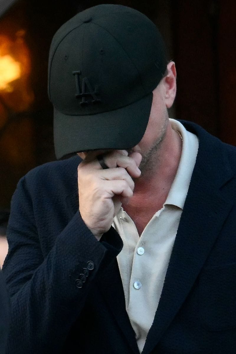 Leonardo DiCaprio tried his best to go incognito at the wedding of Jeff Bezos with Lauren Sanchez in Venice 