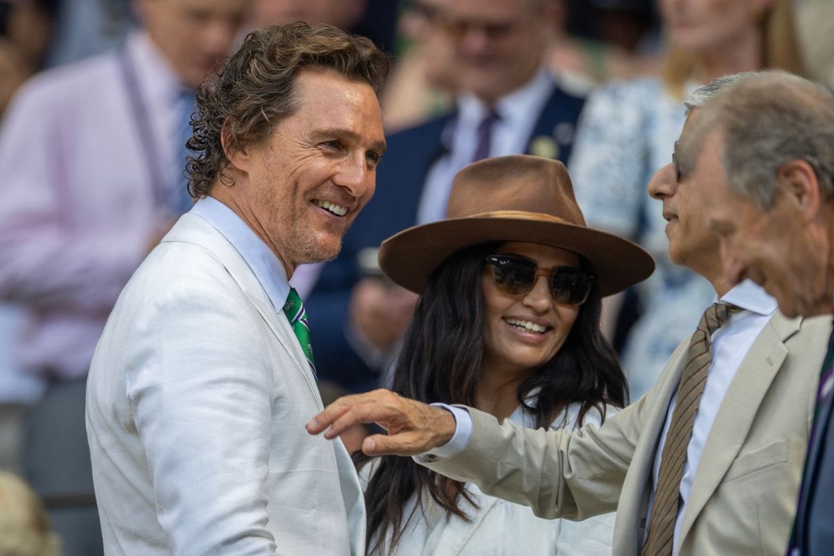 Matthew McConaughey prompts swoons with sweet gesture toward Prince William and Kate Middleton