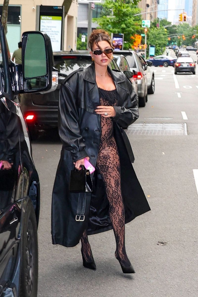 
Pregnant Hailey Bieber turns heads in a sheer bodysuit while eating dinner with hubby Justin Bieber and bestie Justine Skye in New York. The stylish parents-to-be are currently expecting their first child together.
