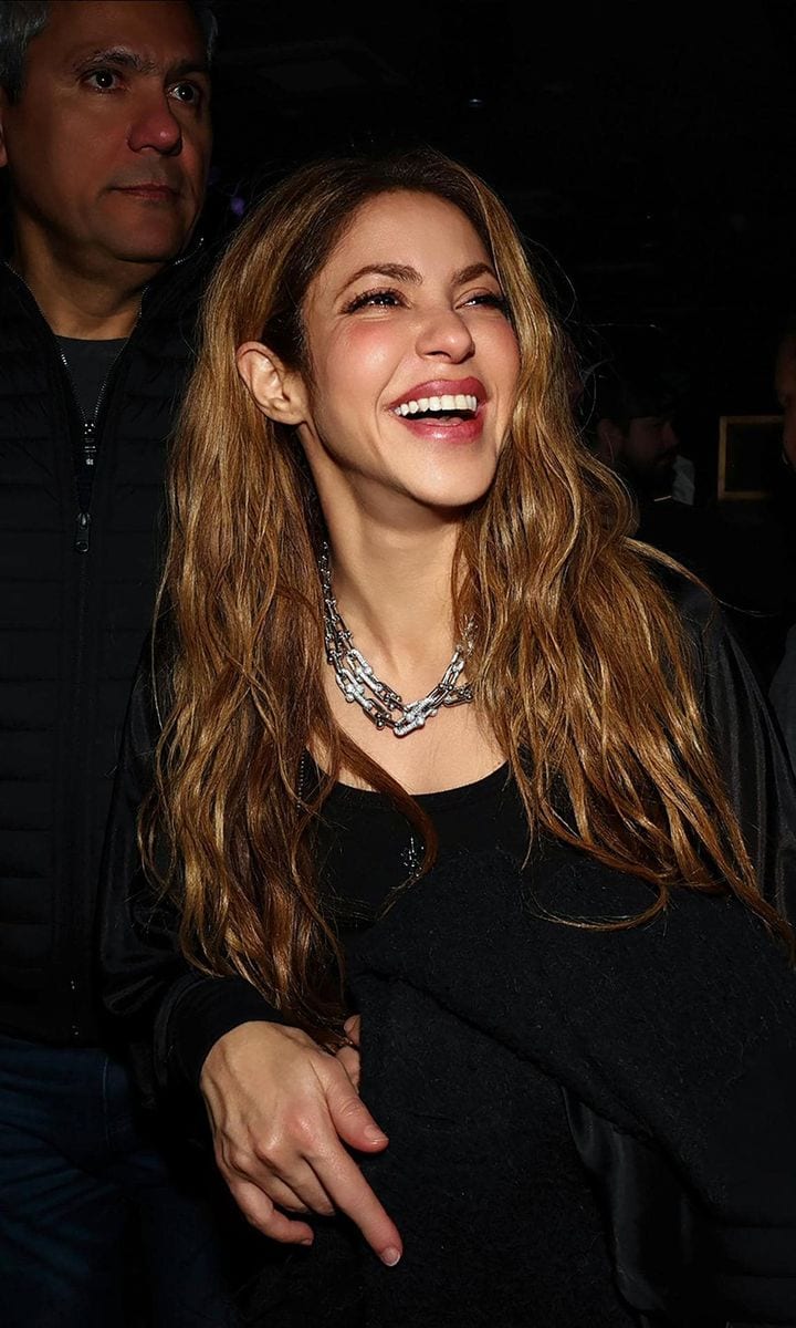 Shakira Visits Harbor