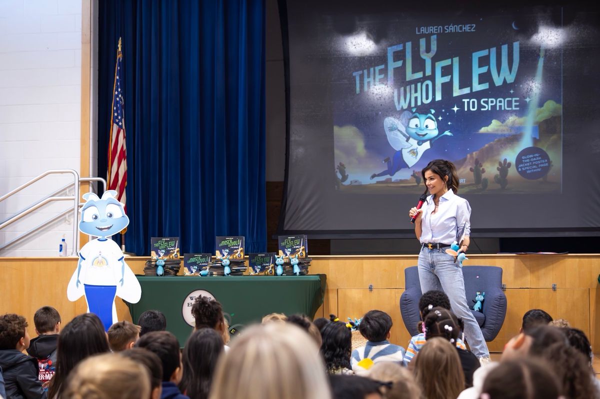 To launch her Literacy Champion role, Sánchez Bezos visited Winthrop STEM public elementary school in New London, Connecticut.