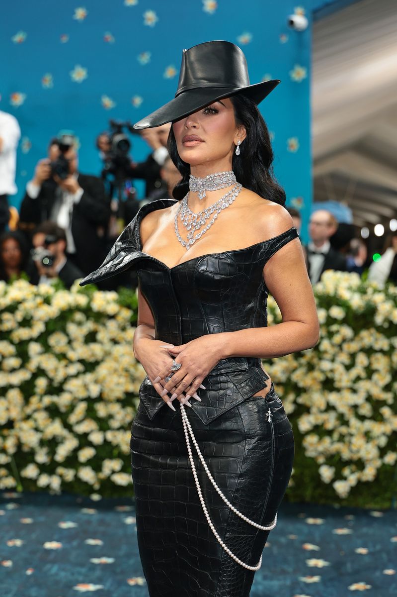  Kim Kardashian attends the 2025 Met Gala 
