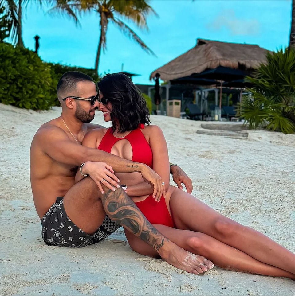 Sheynnis Palacios poses in a bikini with her boyfriend Carlos Gómez