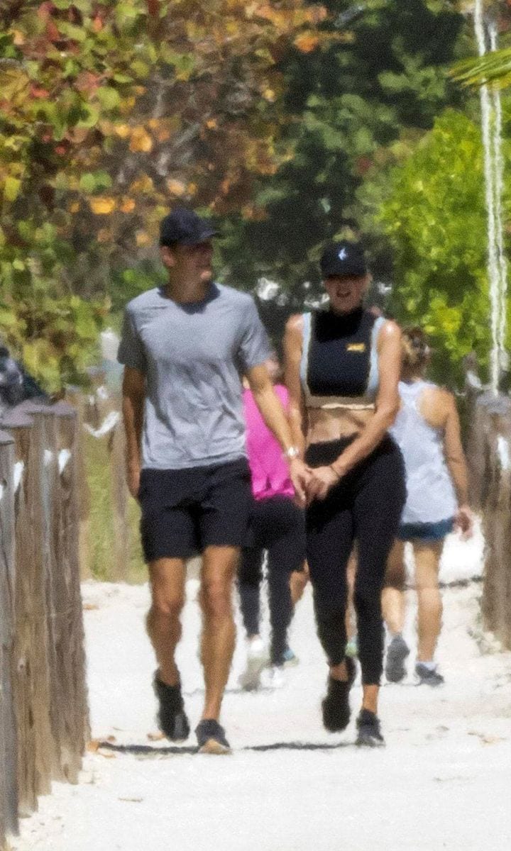Ivanka Trump flashes her toned tummy on jog with husband Jared in Miami