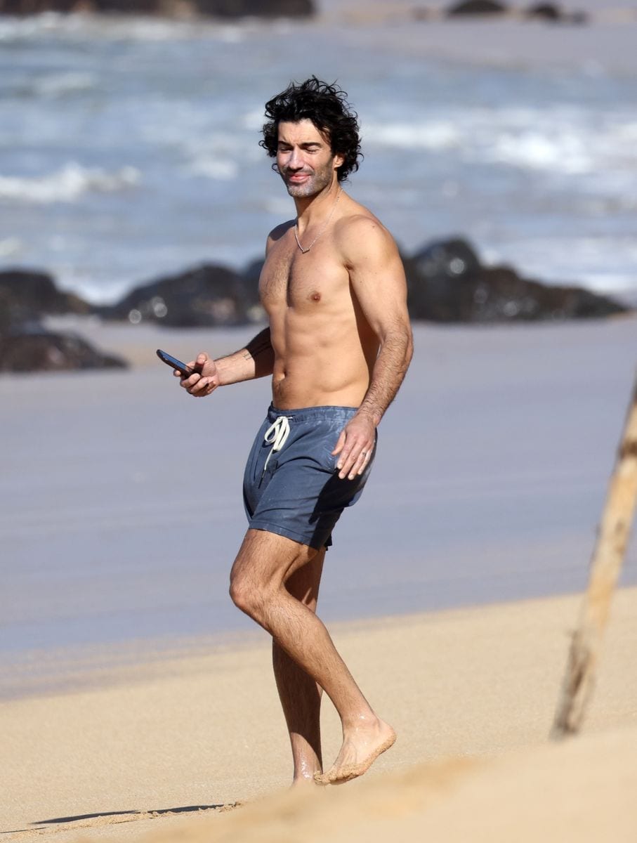 Justin Baldoni Body Shape =- In a Swimsuit