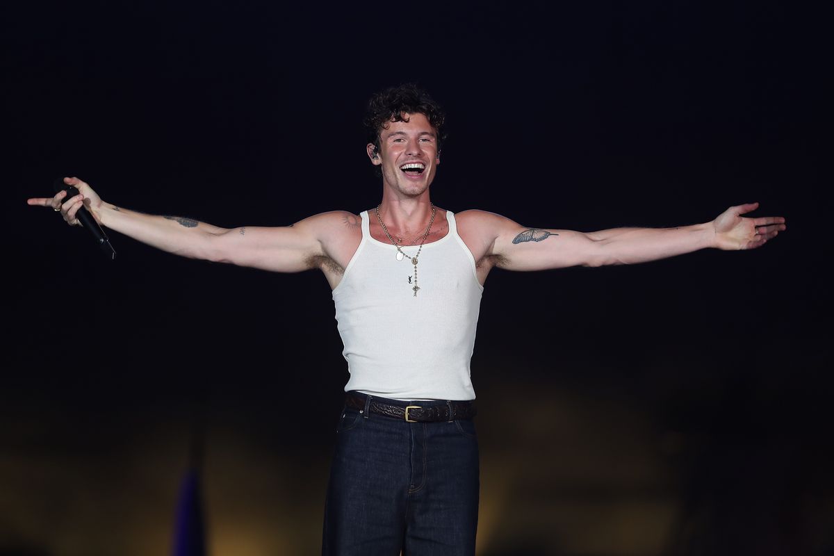 Shawn Mendes lands in Argentina, delighting fans with heartwarming greeting