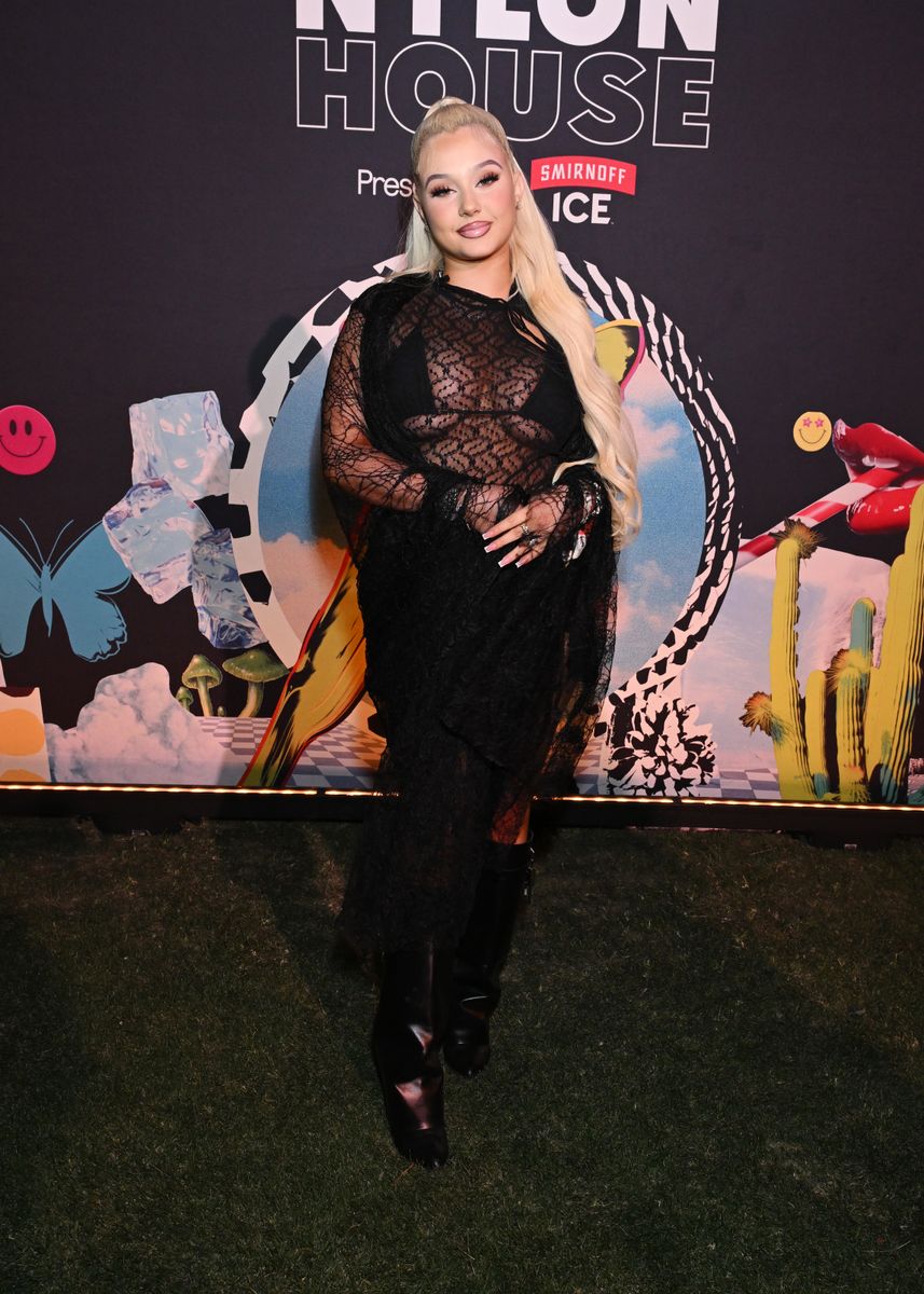 Alabama is no stranger to public attention. As the daughter of Blink-182 drummer Travis Barker and former model Shanna Moakler, she’s grown up in the limelight. 