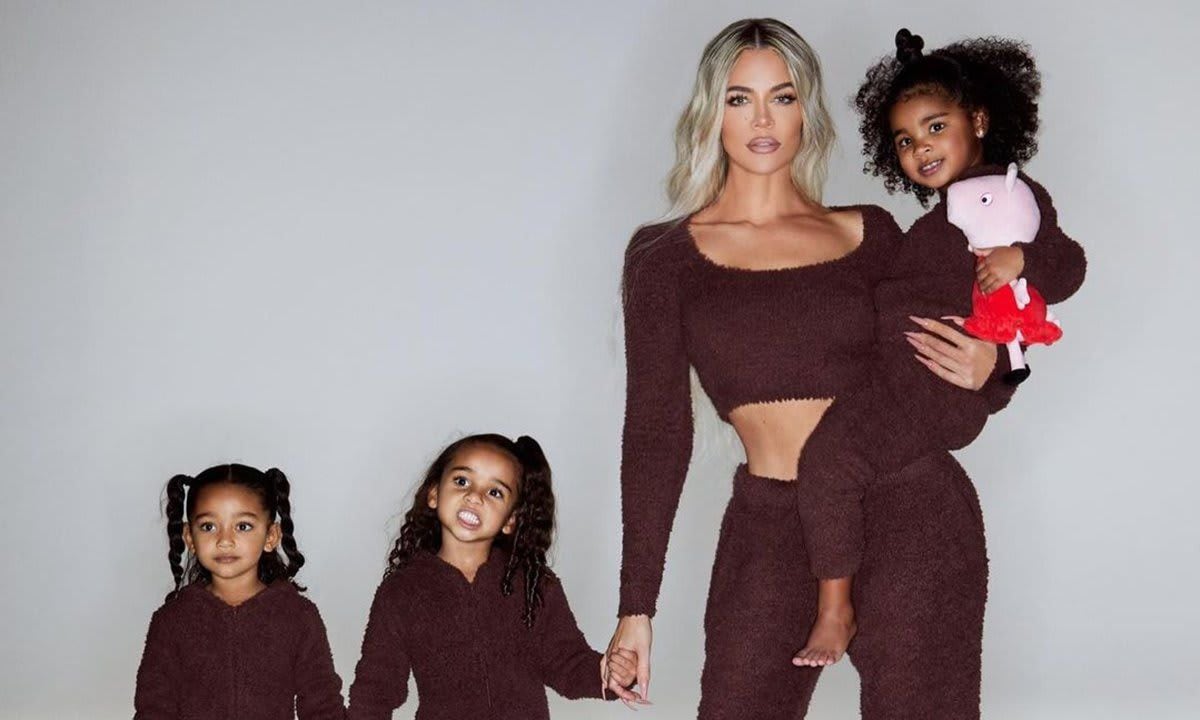 Khloe Kardashian family Christmas pictures